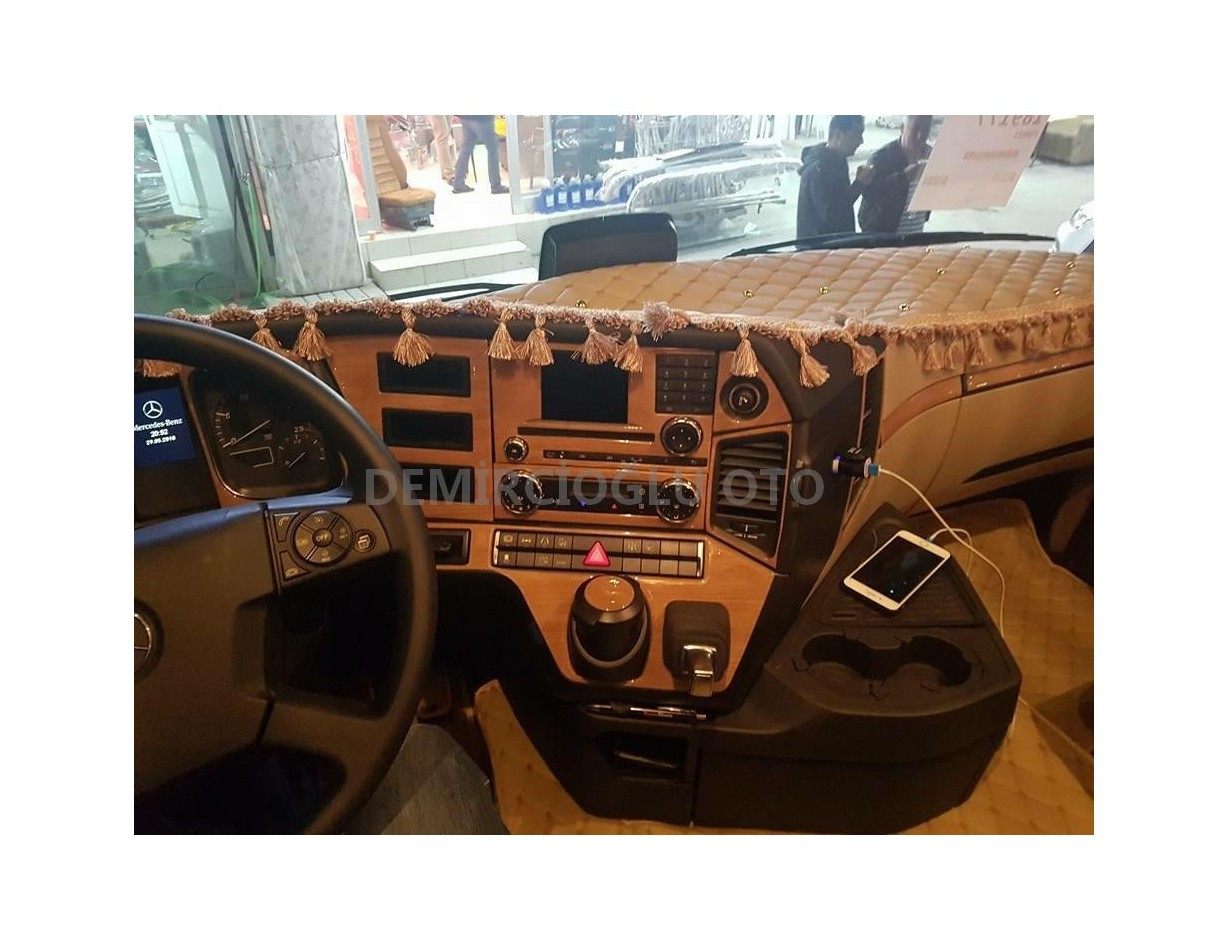 Mercedes Actros Antos 09.2016 Kit Rivestimento Cruscotto all'interno del veicolo Cruscotti personalizzati 26-Decori
