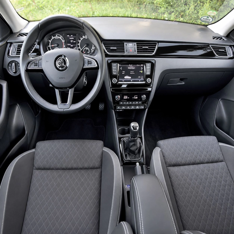 Skoda Rapid 2018 kit 3D de molduras interiores para salpicadero 11 piezas