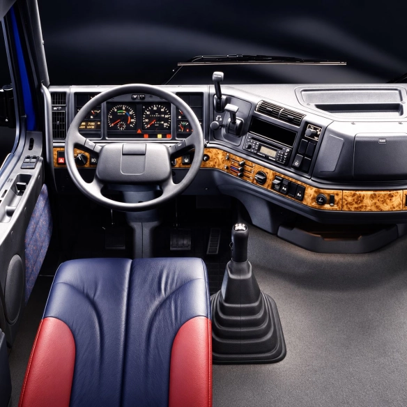 Volvo FH12/FH16 1993-heute 3D Cockpit Dekor Interieurleisten Set 16-teilig