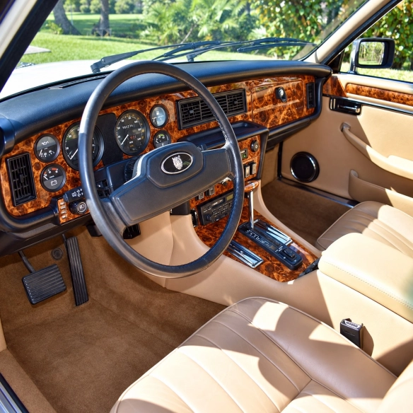 Daimler Jaguar XJ6/12 Series 3 1983-1987 kit décoration intérieure tableau de bord