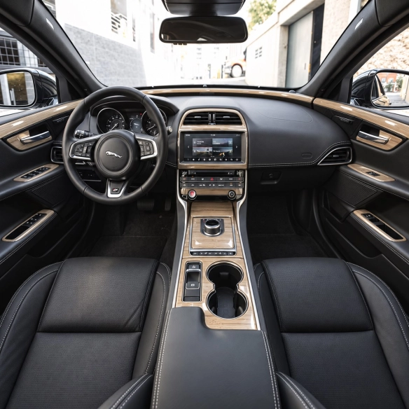 Jaguar F-PACE 2017-heute 3D Cockpit Dekor Interieurleisten Set 52-teilig