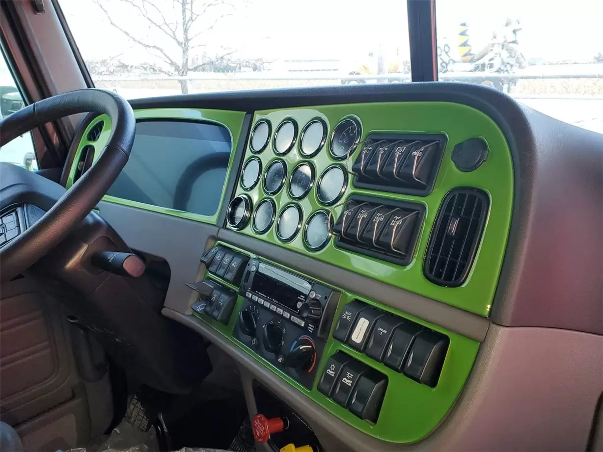 Peterbilt 365 2016–2021 Innenausstattung im Kabinenstil Viel Original-Dash-Verkleidungssatz - 1- Cockpit Innenraum Dekor 