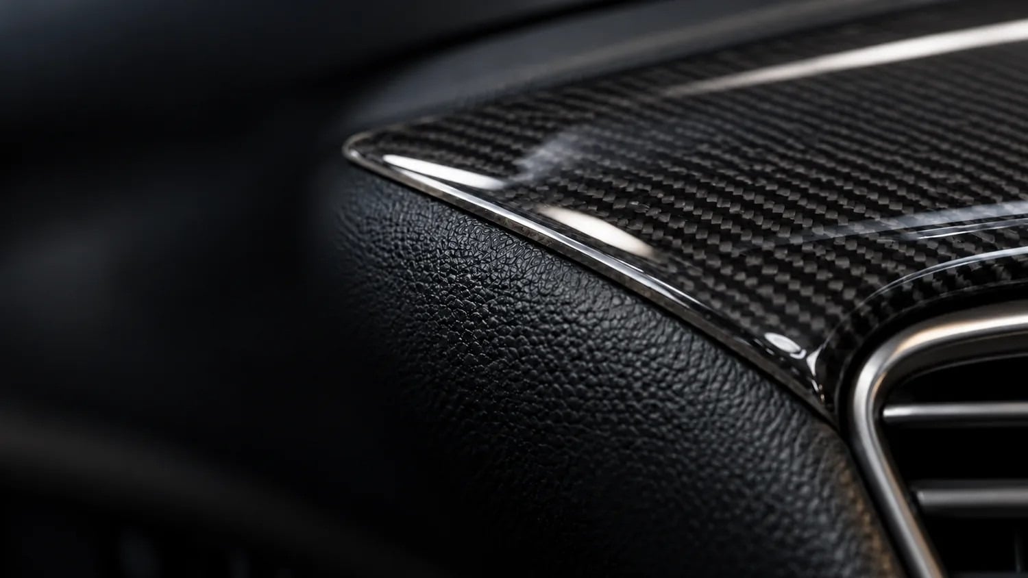 Audi A3 y TT, BMW Serie 3 y Z4, VW Golf 6 y 7: molduras con aspecto carbono
